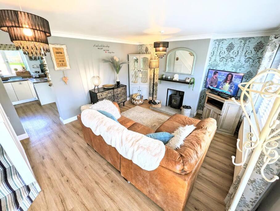 Spacious Lovely 3 Bed House In Keyworth Nottingham Suit Contractors Or Family Kültér fotó